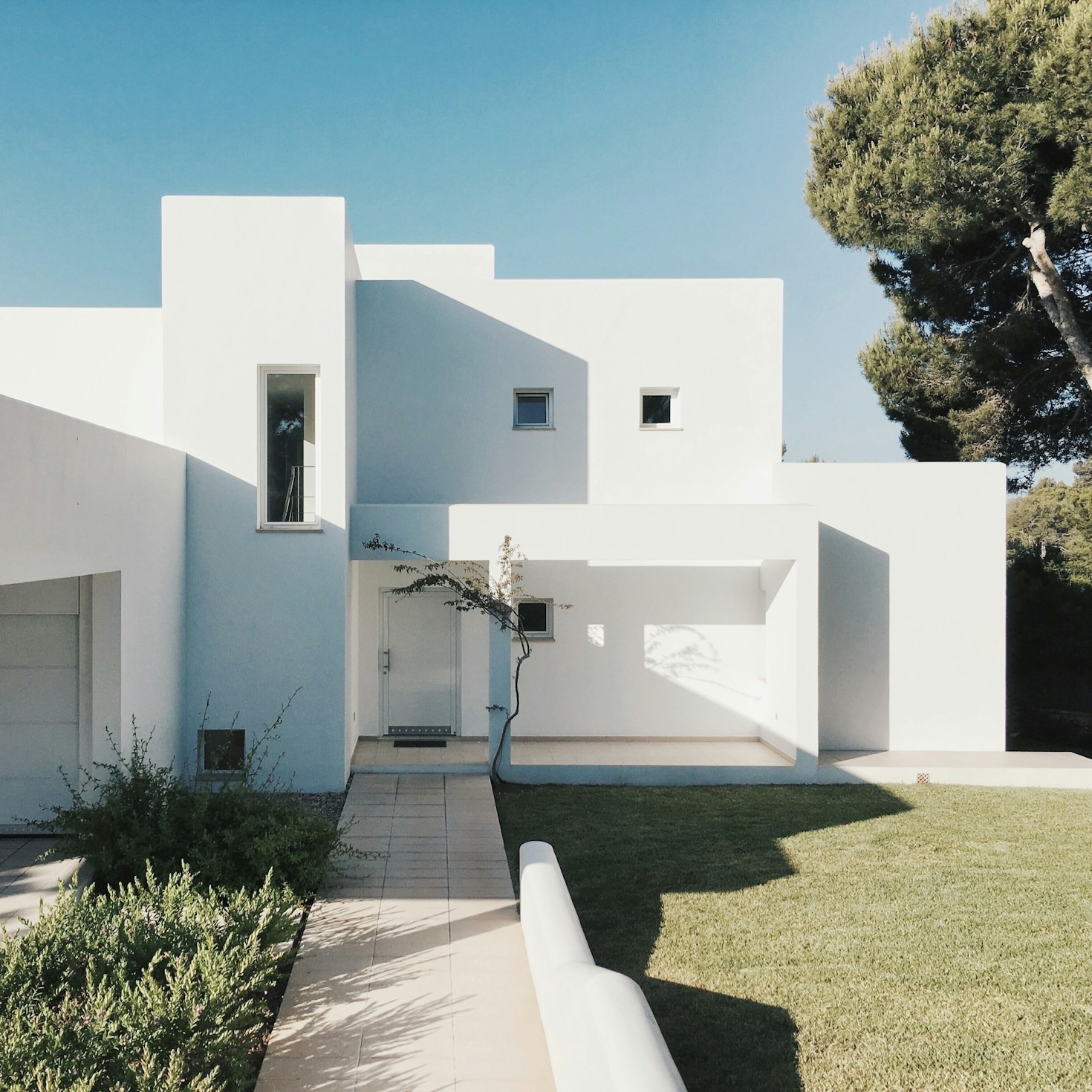 Top Benefits of Viewing Properties Through Video